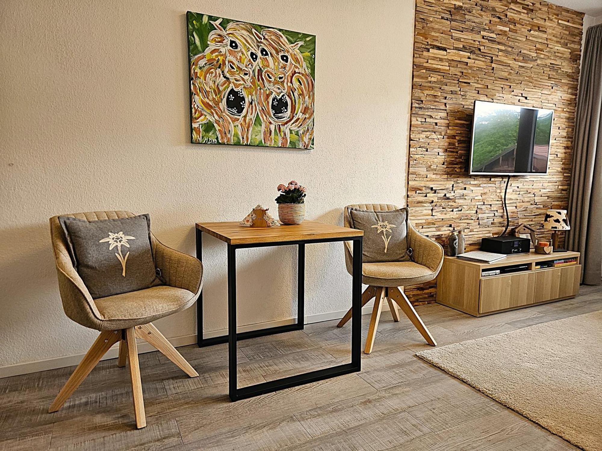 Almwiese Apartment *